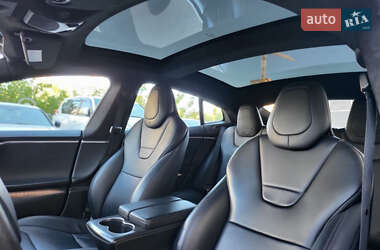 Лифтбек Tesla Model S 2017 в 