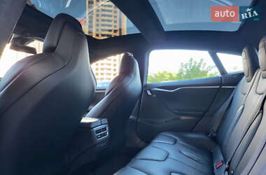 Ліфтбек Tesla Model S 2017 в 