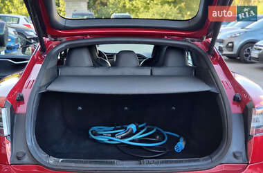 Ліфтбек Tesla Model S 2017 в 