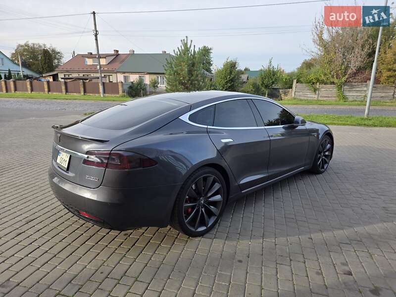Лифтбек Tesla Model S 2016 в Владимире фото 5 Лифтбек Tesla Model S 2016 в Владимире