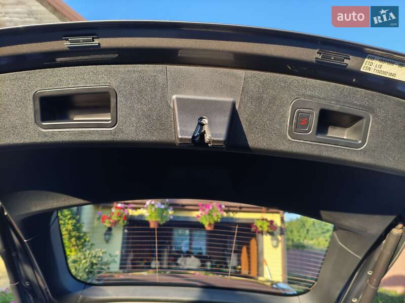 Лифтбек Tesla Model S 2015 в Житомире фото 23 Лифтбек Tesla Model S 2015 в Житомире