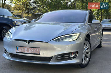 Ліфтбек Tesla Model S 2017 в Львові
