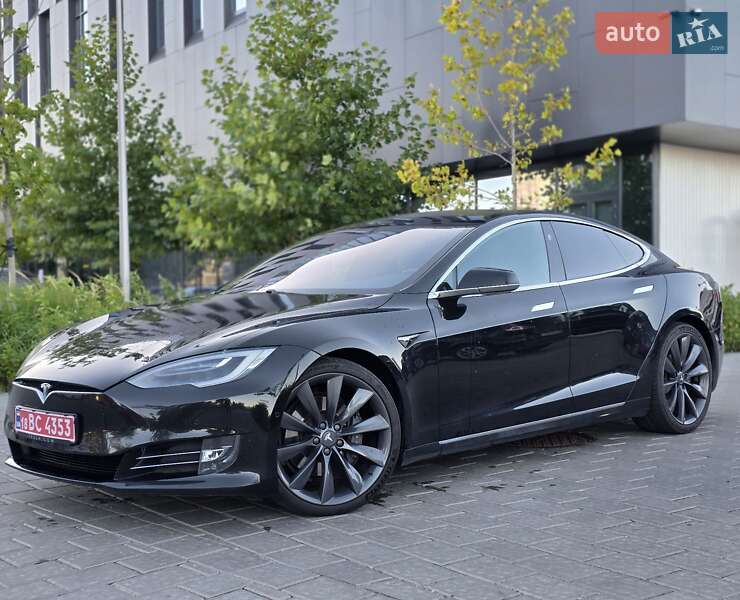 Лифтбек Tesla Model S 2018 в Ровно