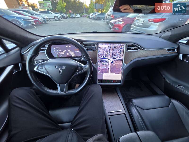 Лифтбек Tesla Model S 2018 в Ровно