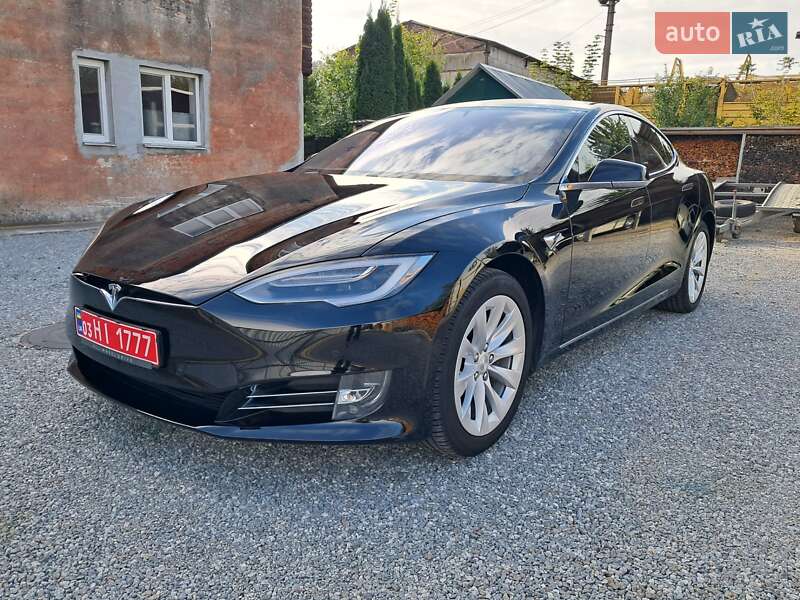 Tesla Model S 2017