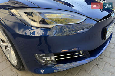Лифтбек Tesla Model S 2017 в 