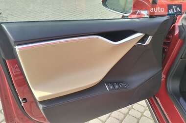 Лифтбек Tesla Model S 2015 в 