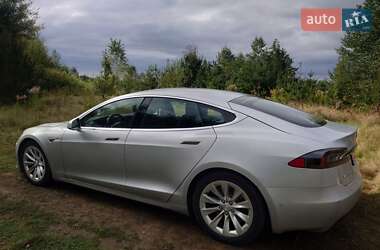 Лифтбек Tesla Model S 2016 в 