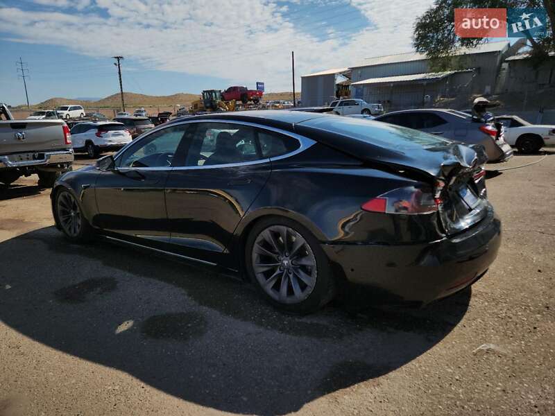 Лифтбек Tesla Model S 2020 в Ивано-Франковске