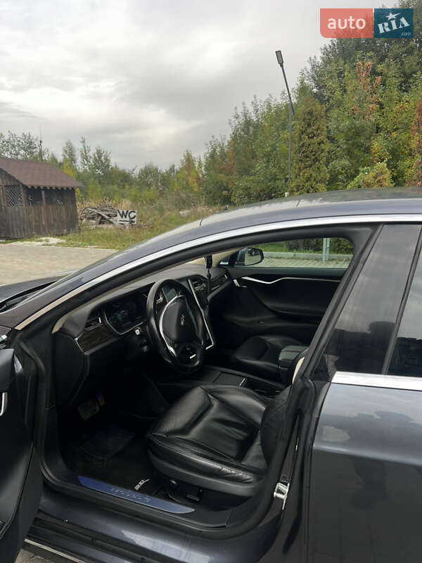 Ліфтбек Tesla Model S 2015 в Калуші