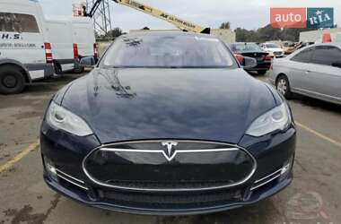 Лифтбек Tesla Model S 2013 в 