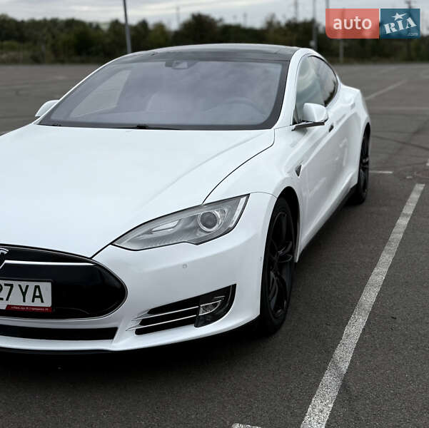 Ліфтбек Tesla Model S 2016 в Рівному