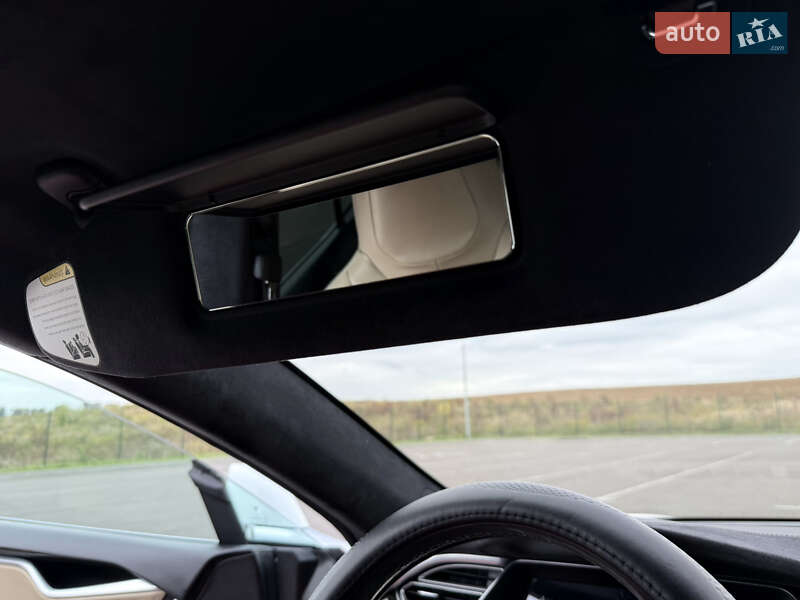 Ліфтбек Tesla Model S 2016 в Рівному
