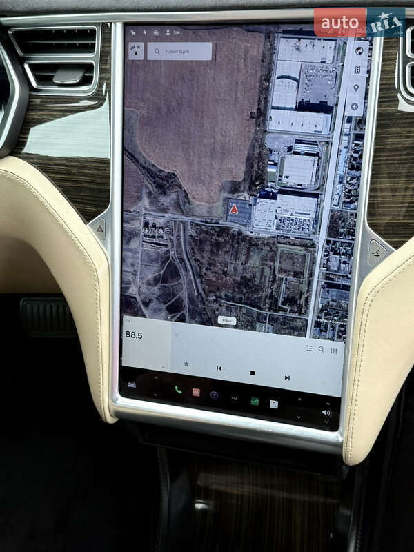 Ліфтбек Tesla Model S 2016 в Рівному