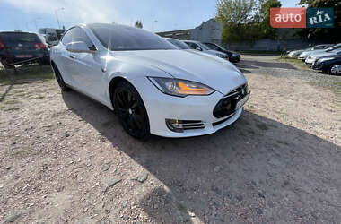 Лифтбек Tesla Model S 2016 в Луцке