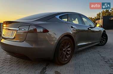 Лифтбек Tesla Model S 2016 в Киеве