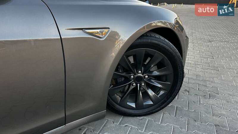 Ліфтбек Tesla Model S 2016 в Києві фото 9 Ліфтбек Tesla Model S 2016 в Києві