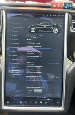 Лифтбек Tesla Model S 2015 в 