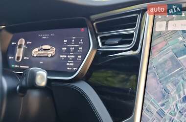 Лифтбек Tesla Model S 2016 в Ивано-Франковске