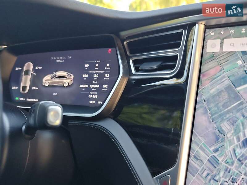 Лифтбек Tesla Model S 2016 в Ивано-Франковске