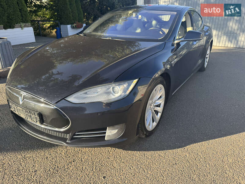Ліфтбек Tesla Model S 2013 в Одесі