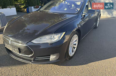 Лифтбек Tesla Model S 2013 в 