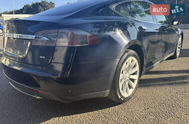 Лифтбек Tesla Model S 2013 в 