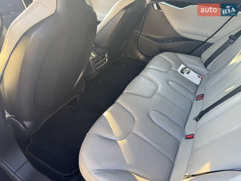 Ліфтбек Tesla Model S 2013 в Одесі