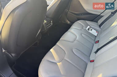 Лифтбек Tesla Model S 2013 в 