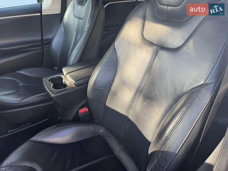 Ліфтбек Tesla Model S 2013 в Одесі