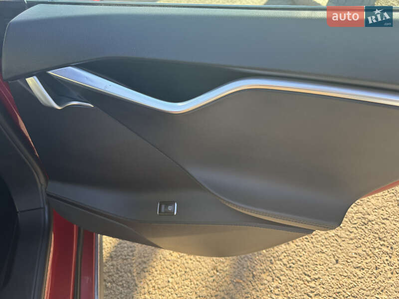 Ліфтбек Tesla Model S 2013 в Одесі
