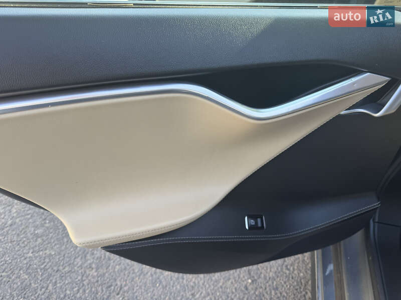 Лифтбек Tesla Model S 2014 в Одессе