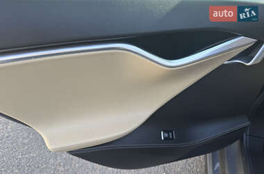 Ліфтбек Tesla Model S 2014 в 