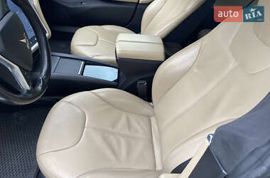 Лифтбек Tesla Model S 2015 в 