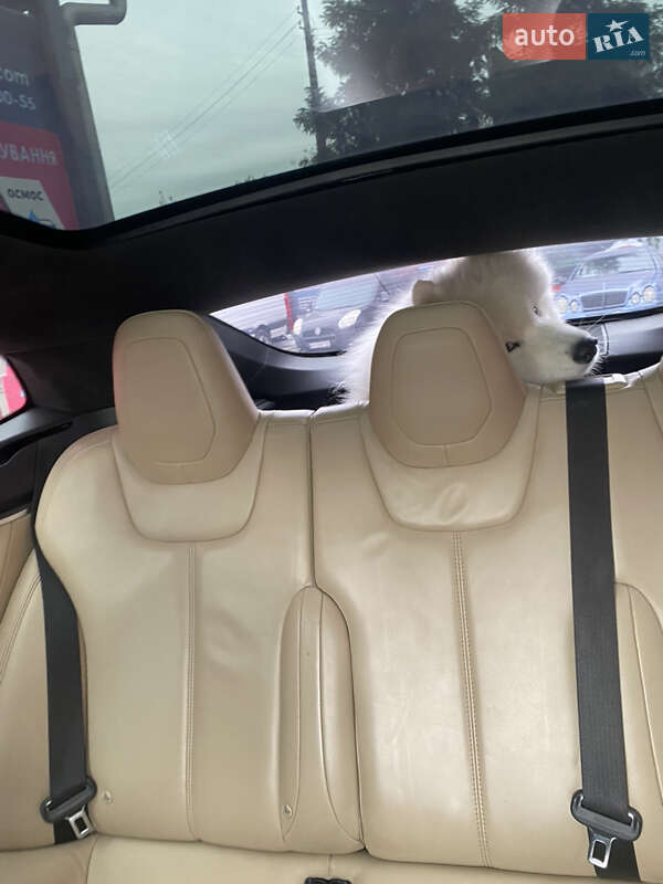 Ліфтбек Tesla Model S 2015 в Києві