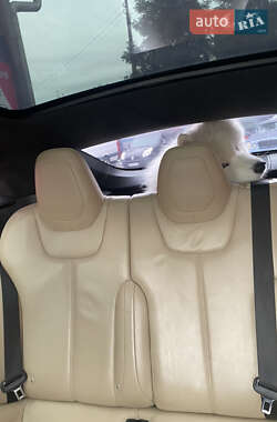 Лифтбек Tesla Model S 2015 в 