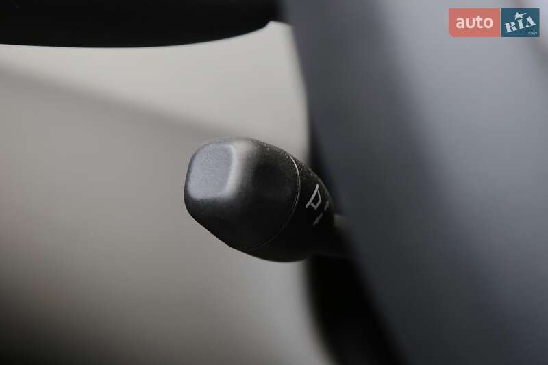 Ліфтбек Tesla Model S 2013 в Києві