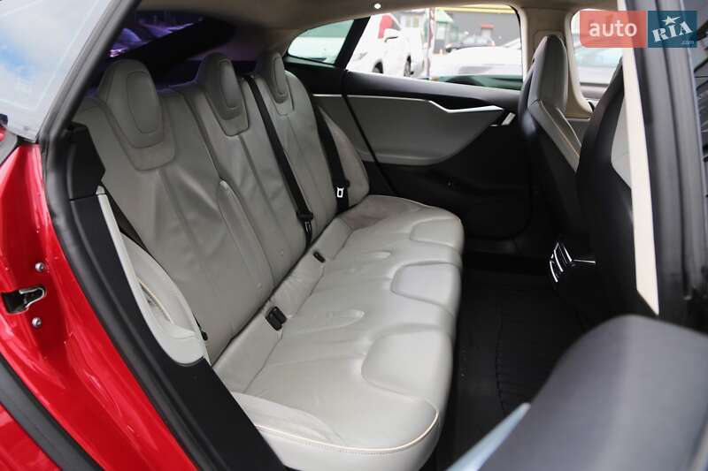 Ліфтбек Tesla Model S 2013 в Києві
