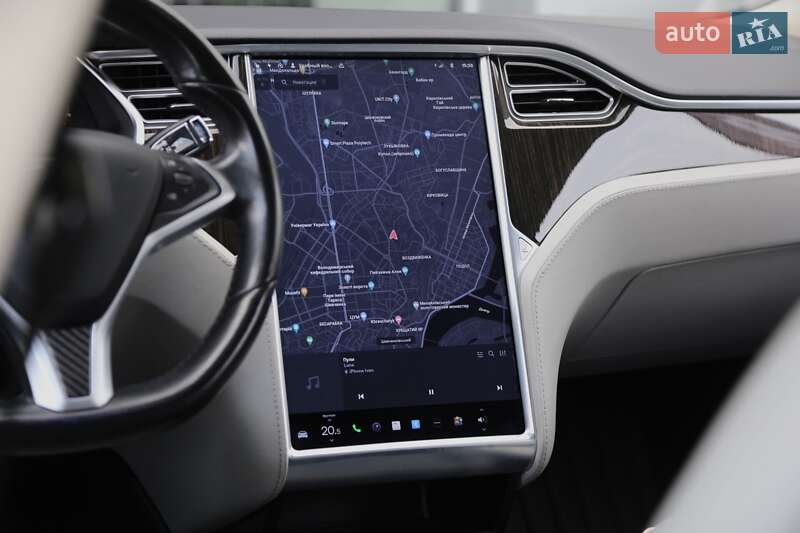 Ліфтбек Tesla Model S 2013 в Києві