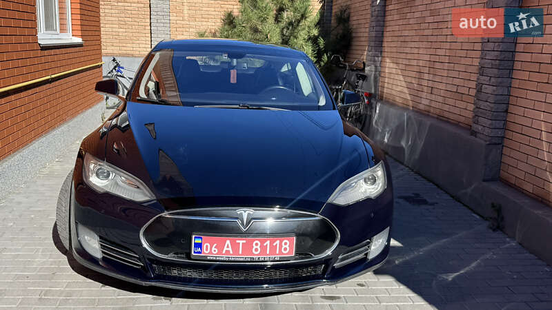 Ліфтбек Tesla Model S 2013 в Вінниці