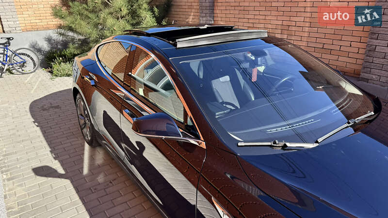 Ліфтбек Tesla Model S 2013 в Вінниці