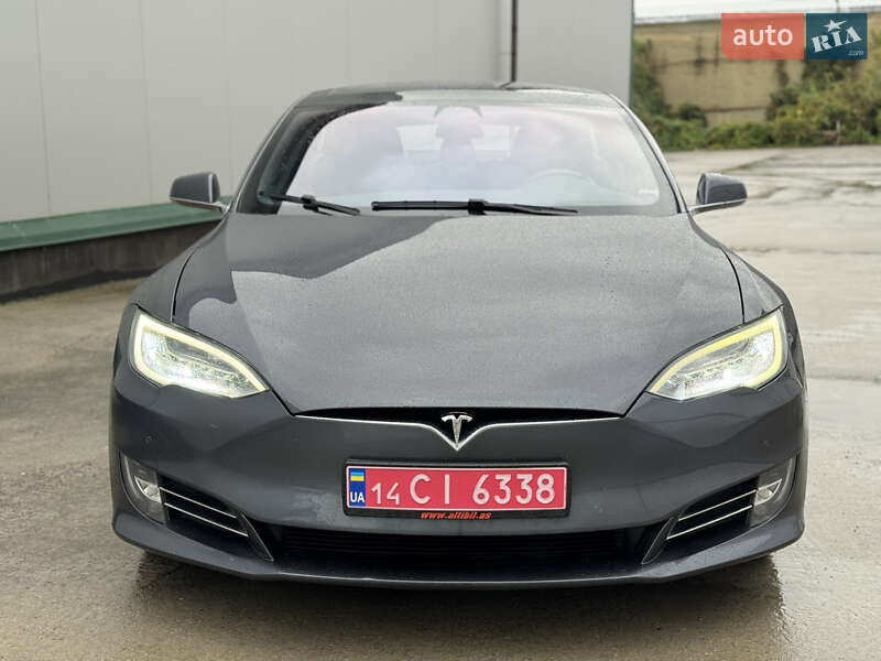 Лифтбек Tesla Model S 2018 в Виннице