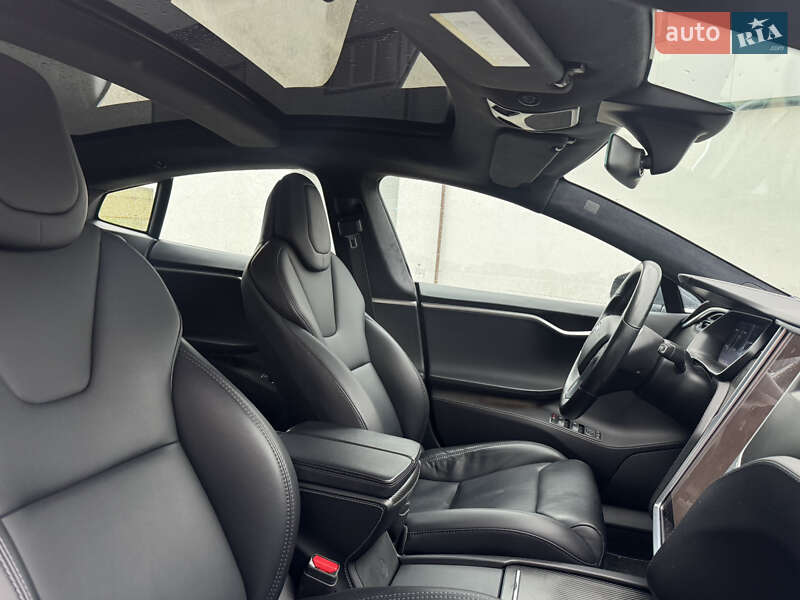Лифтбек Tesla Model S 2018 в Виннице