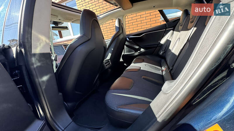 Ліфтбек Tesla Model S 2013 в Вінниці