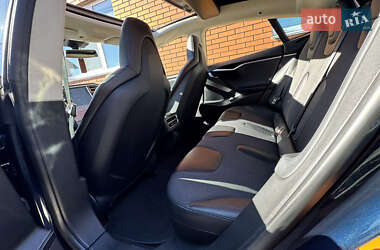 Лифтбек Tesla Model S 2013 в 