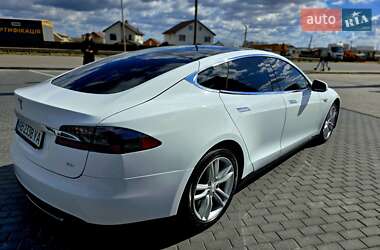 Лифтбек Tesla Model S 2013 в 