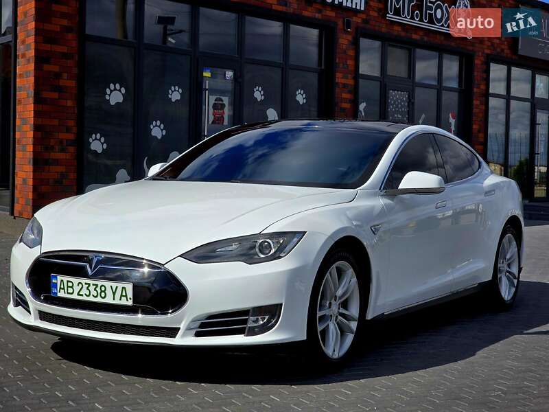 Лифтбек Tesla Model S 2013 в Виннице