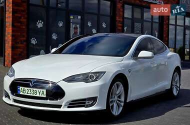 Лифтбек Tesla Model S 2013 в 