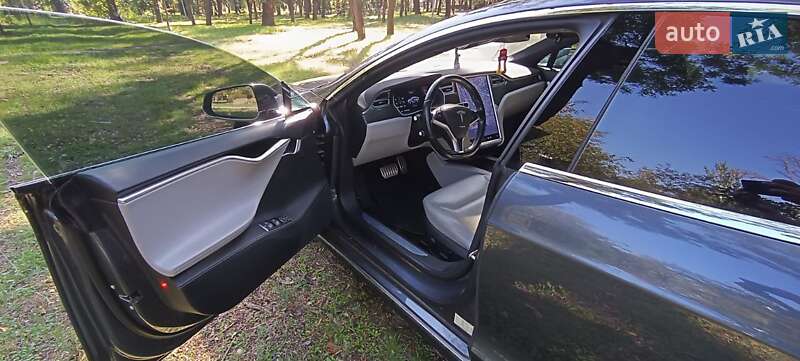 Ліфтбек Tesla Model S 2014 в Кривому Розі фото 36 Ліфтбек Tesla Model S 2014 в Кривому Розі