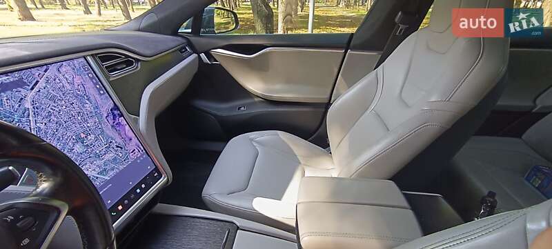 Ліфтбек Tesla Model S 2014 в Кривому Розі фото 39 Ліфтбек Tesla Model S 2014 в Кривому Розі